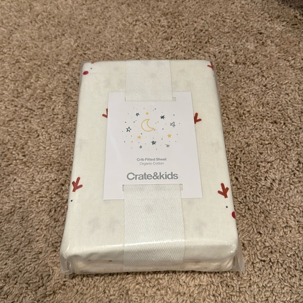 Crate&kids reindeer crib sheet